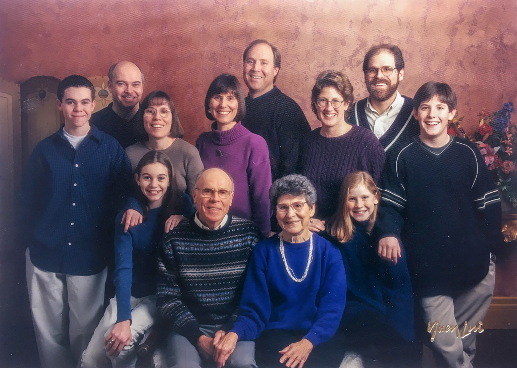 1999ish — Standing: Joe, Mike P., Esther, Mary, Pat, Donelyn, Mike G., Jesse. Sitting: Katie, Dad, Mom, Anna.