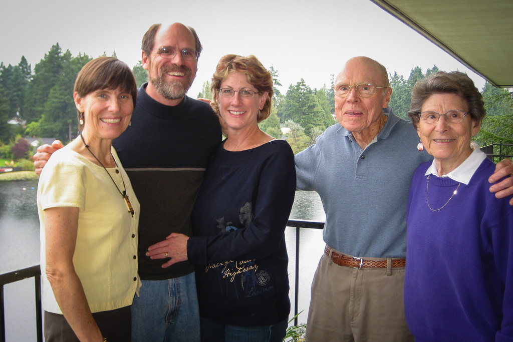 2010 — Mary, Mike, Donelyn, Dad and Mom at Mary and Clare's