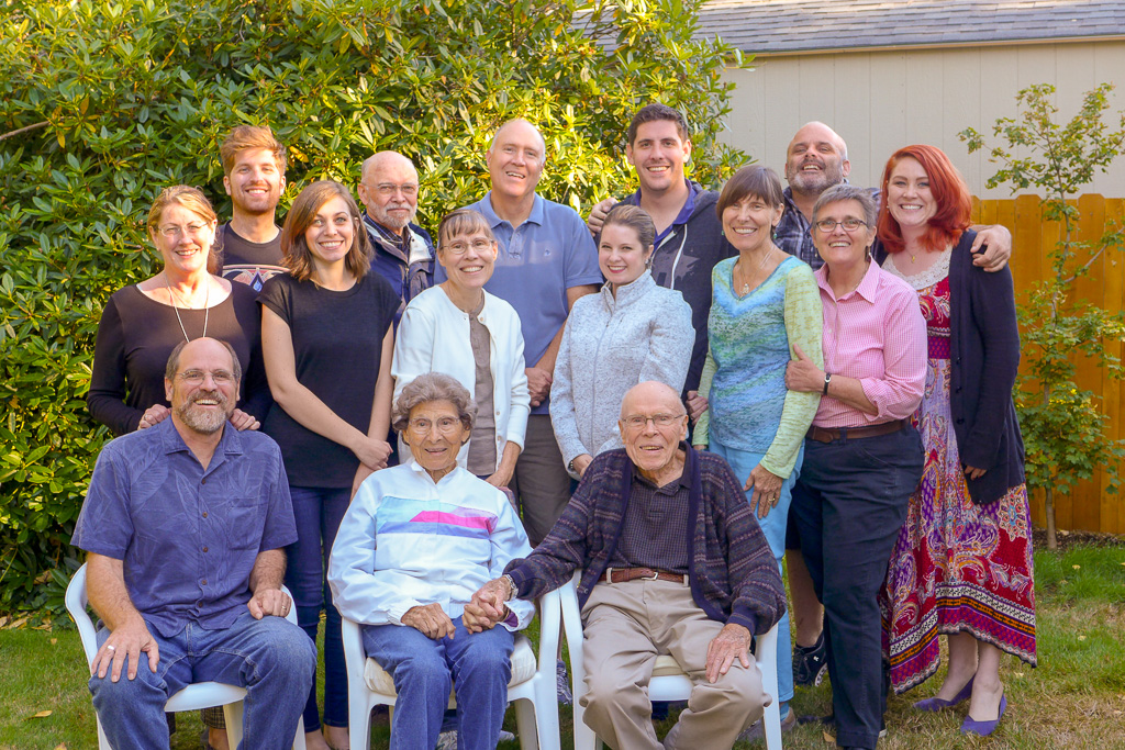 2016 — Mike, Mom and Dad sitting. Donelyn, Kevin, Katie, Mike, Esther, Patrick, Kendall, Jesse, Mary, Tom, Clare, Anna